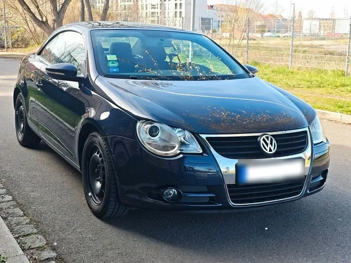 Second-hand VW Eos 122 CP (89 kW) 2010 Albastru Cabrio