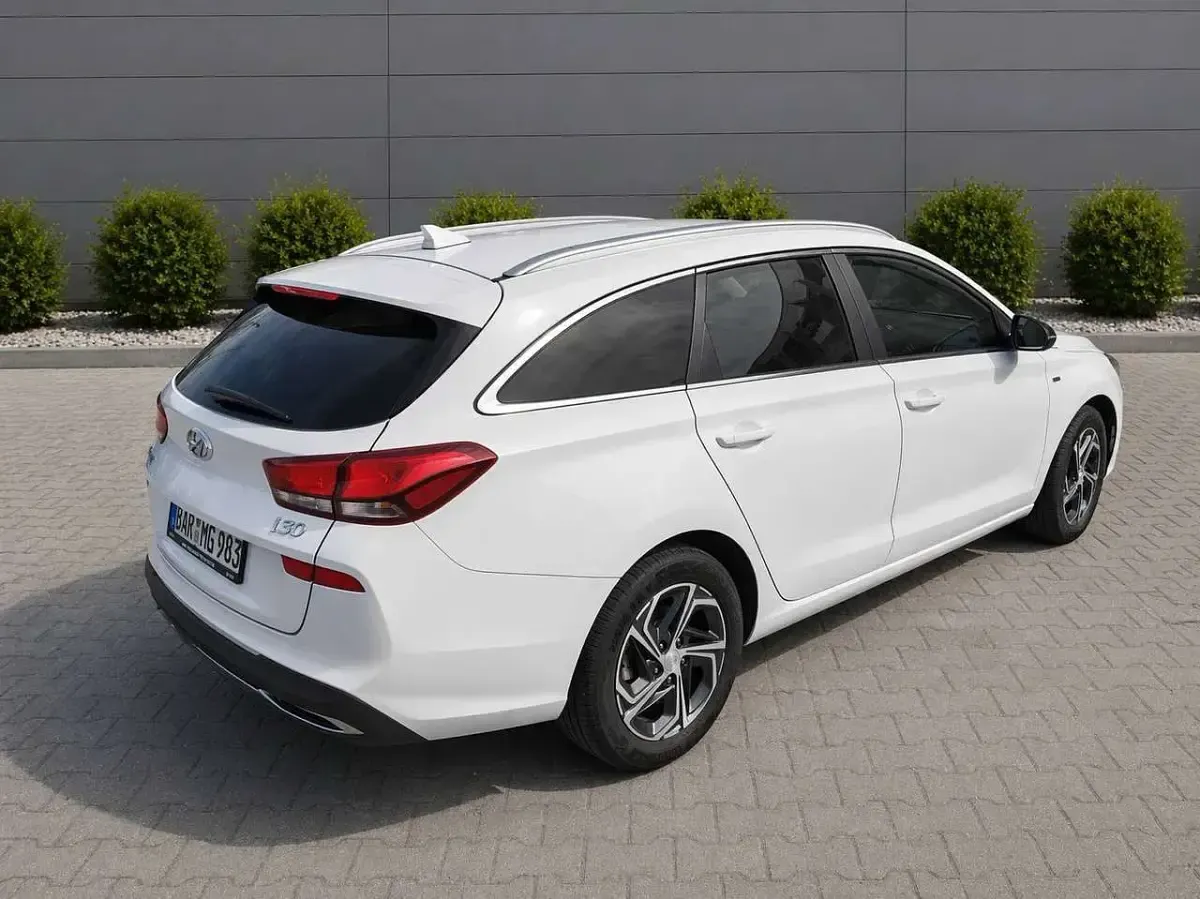 Gebraucht Hyundai i30 Trend 160 PS (117 kW) 2023 Weiß Kombi