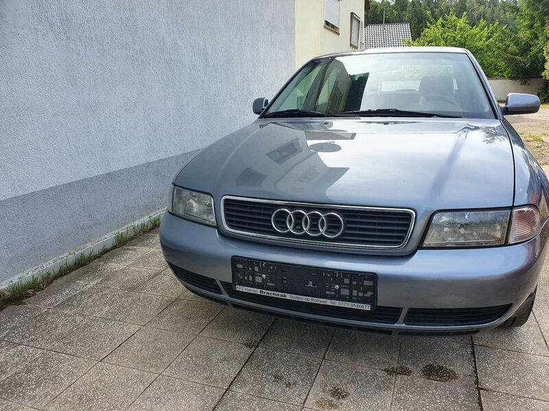 Grau Gebraucht 1997 Audi A4 Limousine | 1.999 € (Fairer Preis) - Bild 1/4