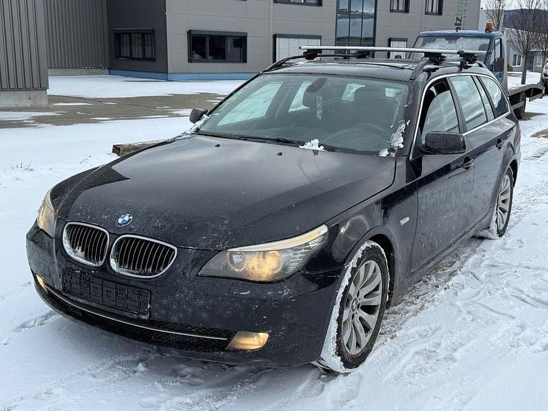 Gebraucht BMW 523 Sport Line 190 PS (139 kW) 2009 Schwarz Kombi