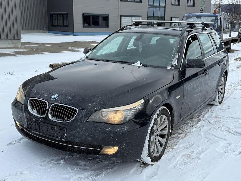 Schwarz Gebraucht 2009 BMW 523 Sport Line Kombi | 2.650 € (Guter Preis) - Bild 1/4
