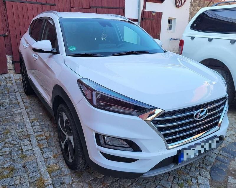 Weiß Gebraucht 2019 Hyundai Tucson Trend SUV | 21.750 € (Etwas zu teuer) - Bild 1/4