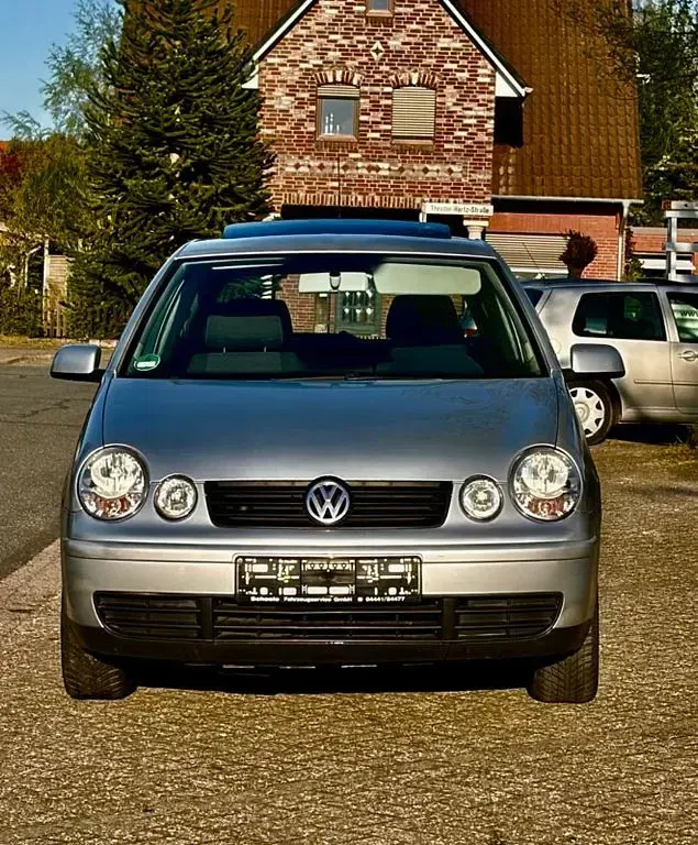 Usata VW Polo Comfortline 75 CV (55 kW) 2002 Argento Berlina