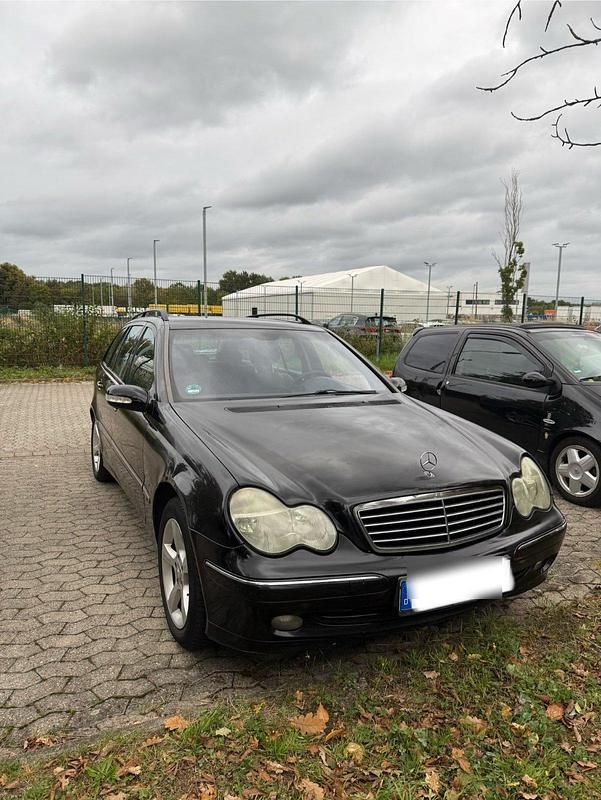 Schwarz Gebraucht 2003 Mercedes C200 Avantgarde Kombi | 1.700 € - Bild 1/4