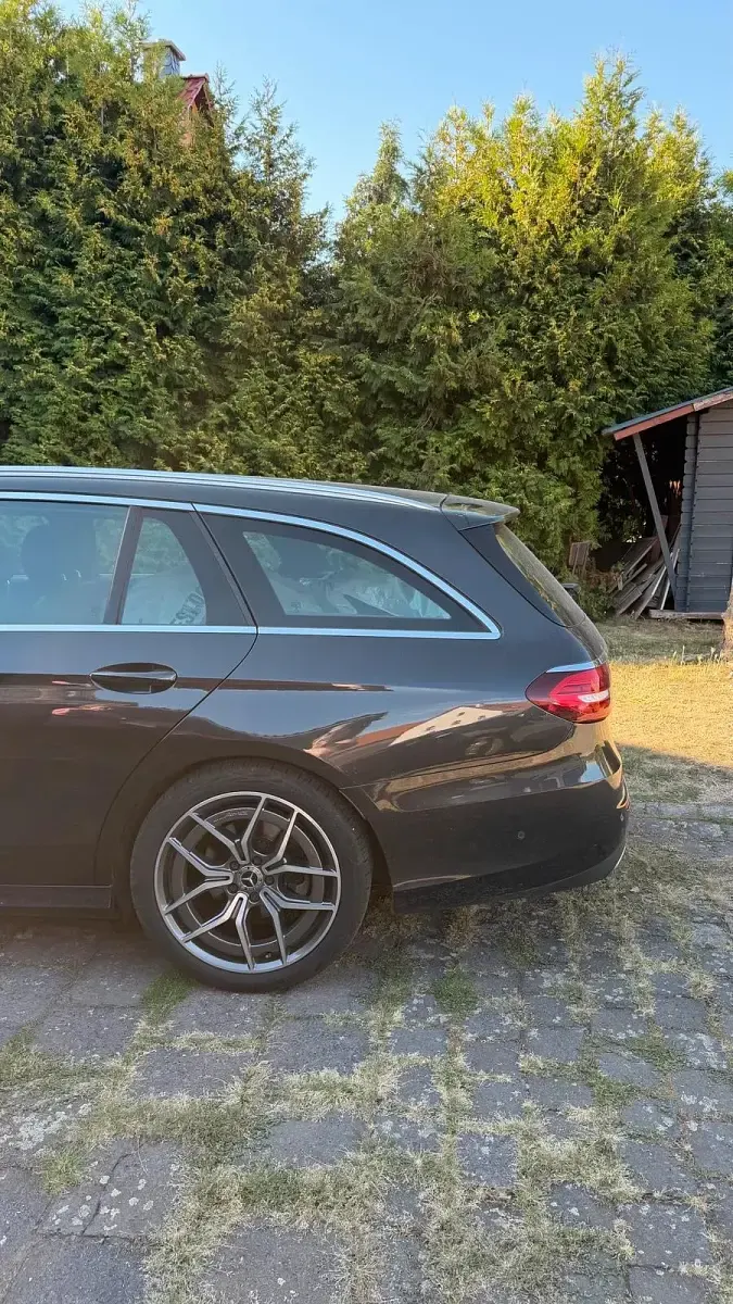 Gebraucht Mercedes E220 200 PS (147 kW) 2020 Schwarz Kombi