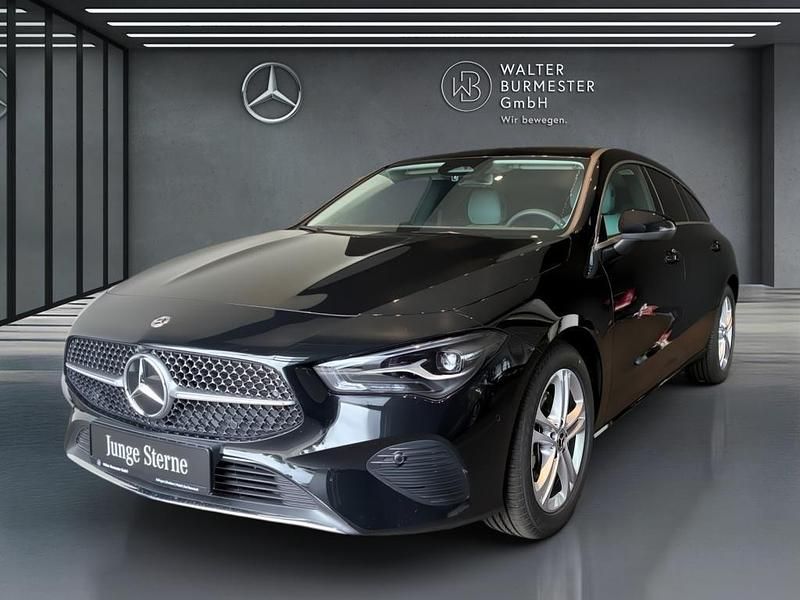 Metalliclack kosmosschwarz Gebraucht 2024 Mercedes CLA180 Shooting Brake Progressive Kombi | 30.890 € - Bild 1/4