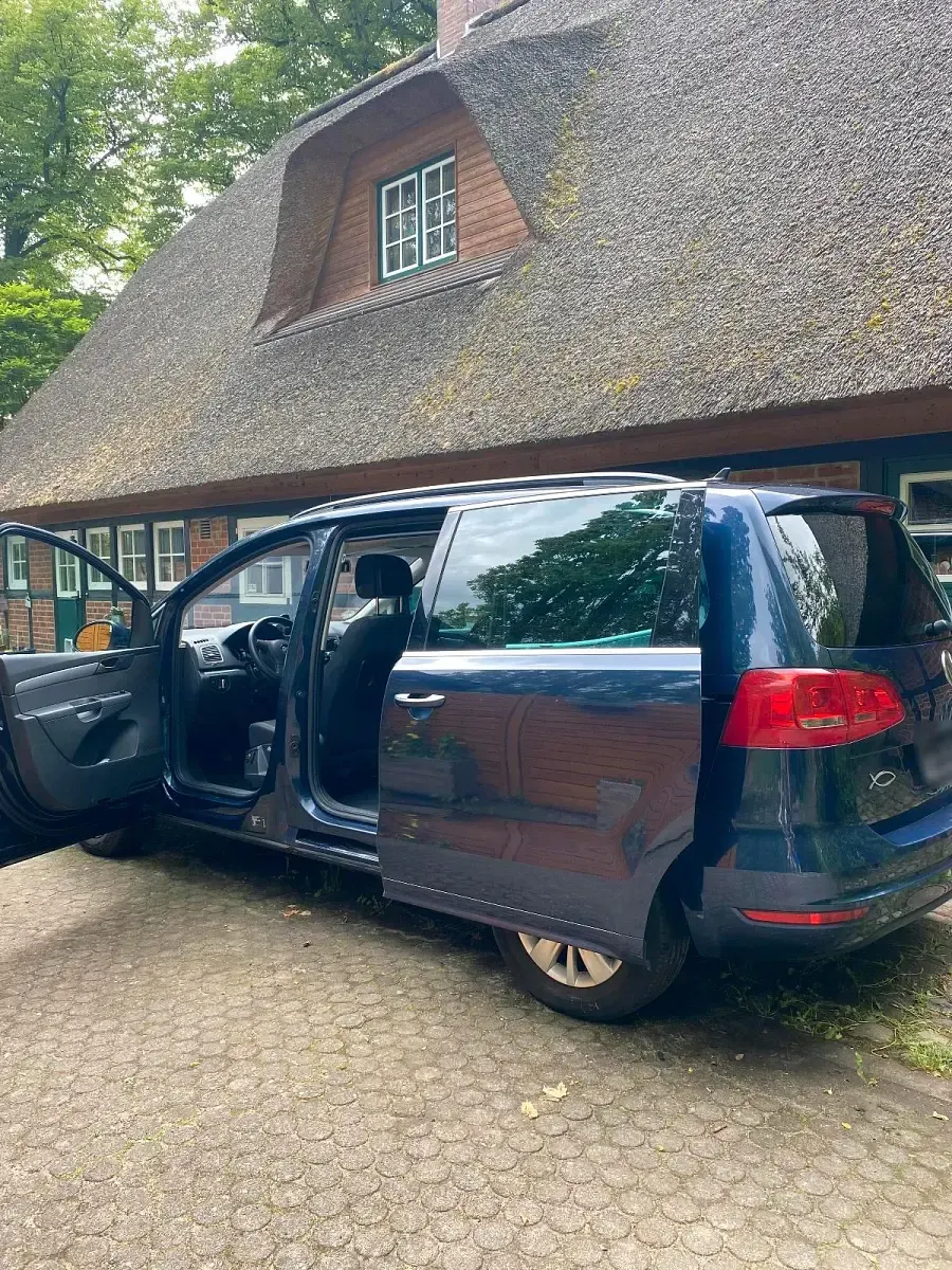Gebraucht VW Sharan 177 PS (130 kW) 2014 Blau Van / Kleinbus
