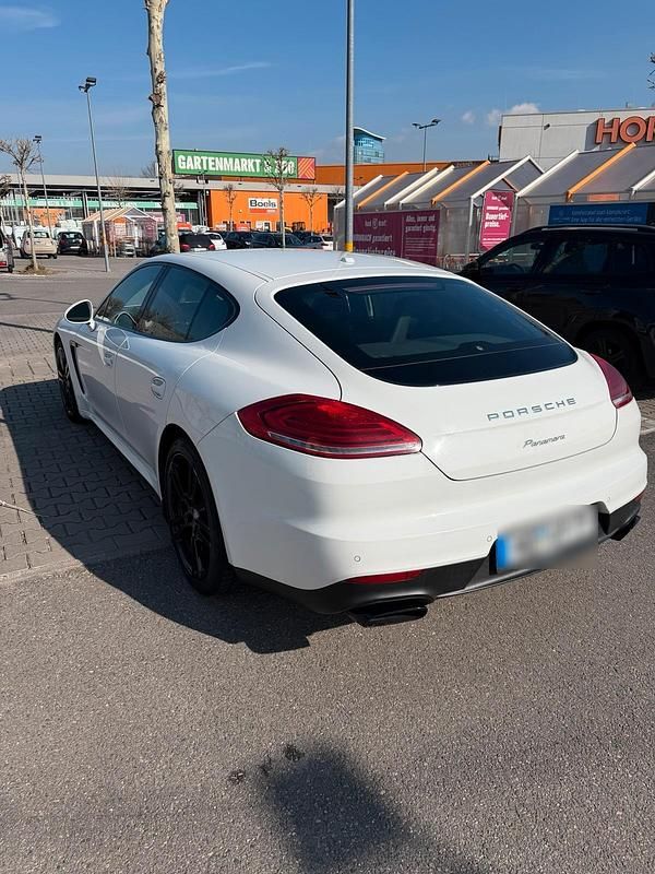 Gebraucht Porsche Panamera 310 PS (228 kW) 2016 Weiß Kleinwagen