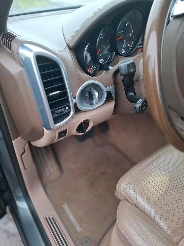 Gebraucht Porsche Cayenne 245 PS (180 kW) 2013 Silber SUV