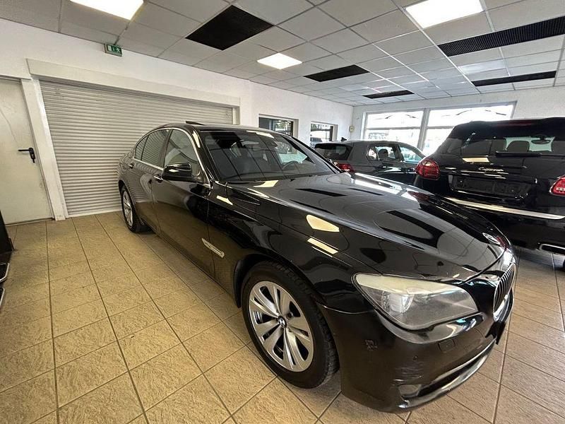 Gebraucht BMW 740 306 PS (225 kW) 2010 Schwarz Limousine
