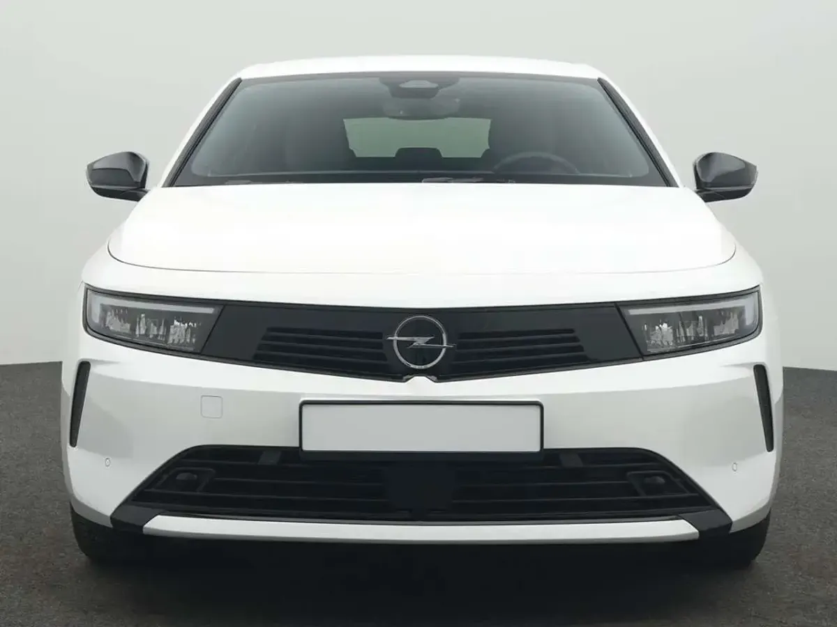 Gebraucht Opel Astra Edition 131 PS (96 kW) 2025 Arktis weiß (uni) Limousine