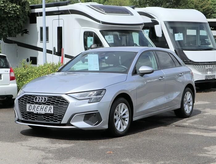 Florettsilber metallic Gebraucht 2020 Audi A3 Basis | 23.980 € (Fairer Preis) - Bild 1/4