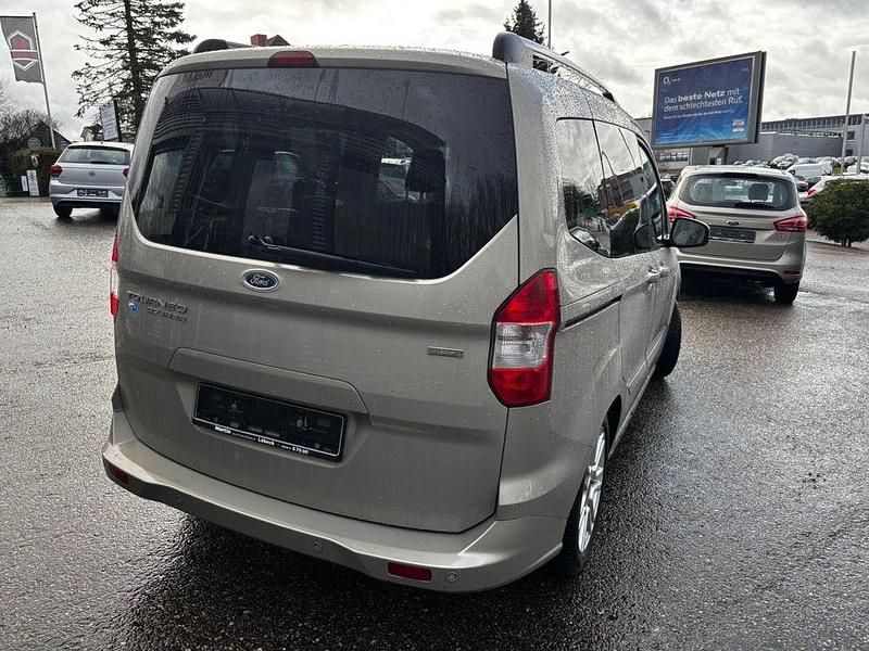 Gebraucht Ford Tourneo Courier Titanium 101 PS (74 kW) 2014 Silber Van / Kleinbus