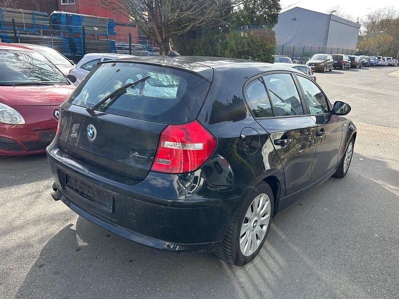 Gebraucht BMW 118 Advantage 143 PS (105 kW) 2011 Schwarz Kleinwagen