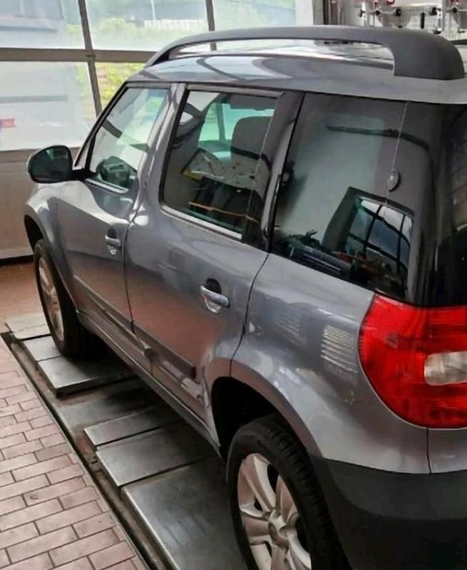 Gebraucht Skoda Yeti Elegance 140 PS (102 kW) 2012 Silber SUV