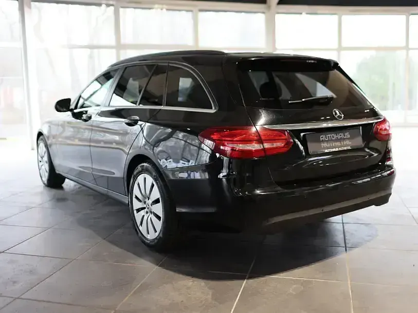 Gebraucht Mercedes C220 170 PS (125 kW) 2018 Schwarz (040) Kombi