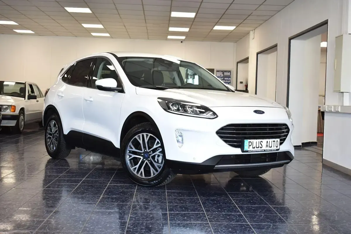 Gebraucht Ford Kuga Titanium 224 PS (164 kW) 2021 Weiß SUV
