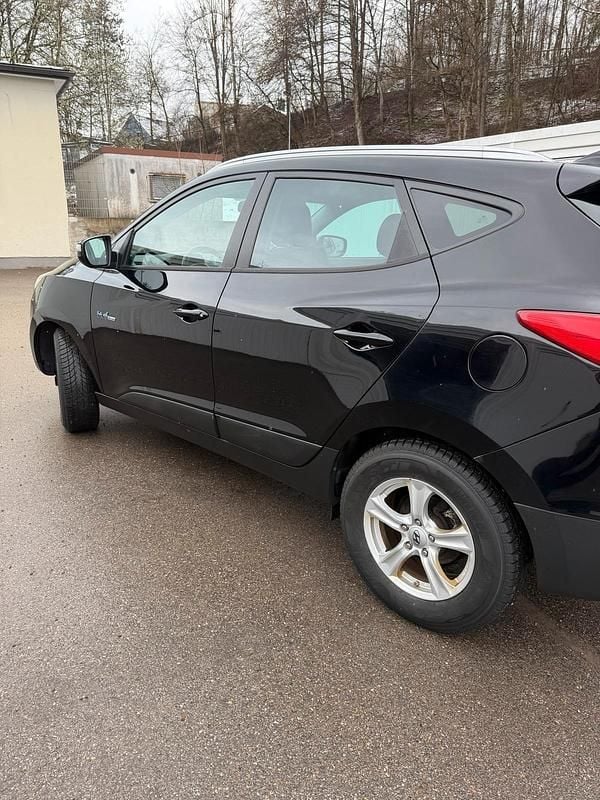 Gebraucht Hyundai ix35 116 PS (85 kW) 2015 Schwarz SUV