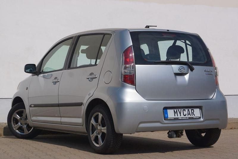 Gebraucht Daihatsu Sirion 69 PS (50 kW) 2008 Silber Kleinwagen