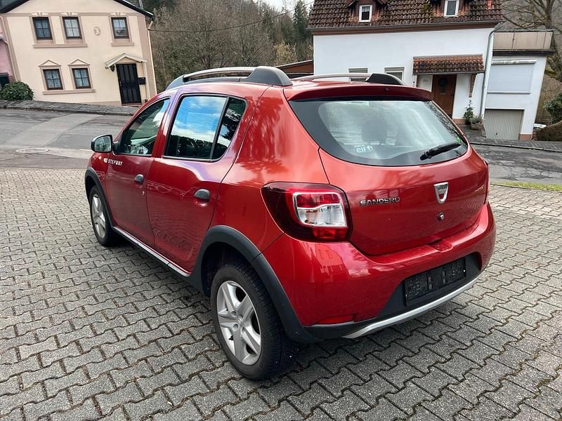 Gebraucht Dacia Sandero Stepway 90 PS (66 kW) 2014 Limousine