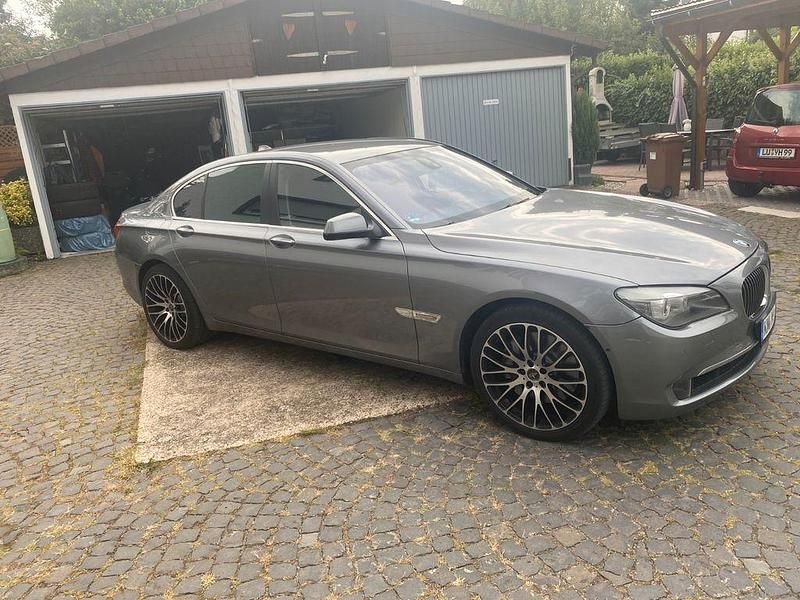Gebraucht 2009 BMW 750 Limousine | 10.999 € (Superpreis) - Bild 1/4
