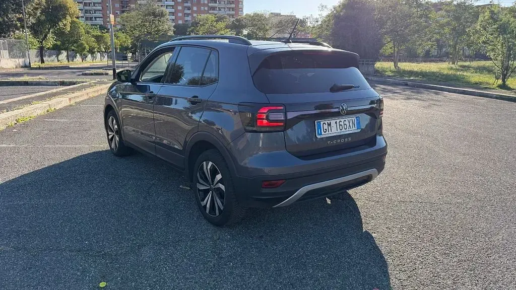 Używany VW T-Cross Move 95 KM (69 kW) 2023 Szary SUV