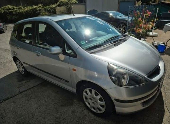 Grau Gebraucht 2003 Honda Jazz S Kleinwagen | 2.100 € (Guter Preis) - Bild 1/4