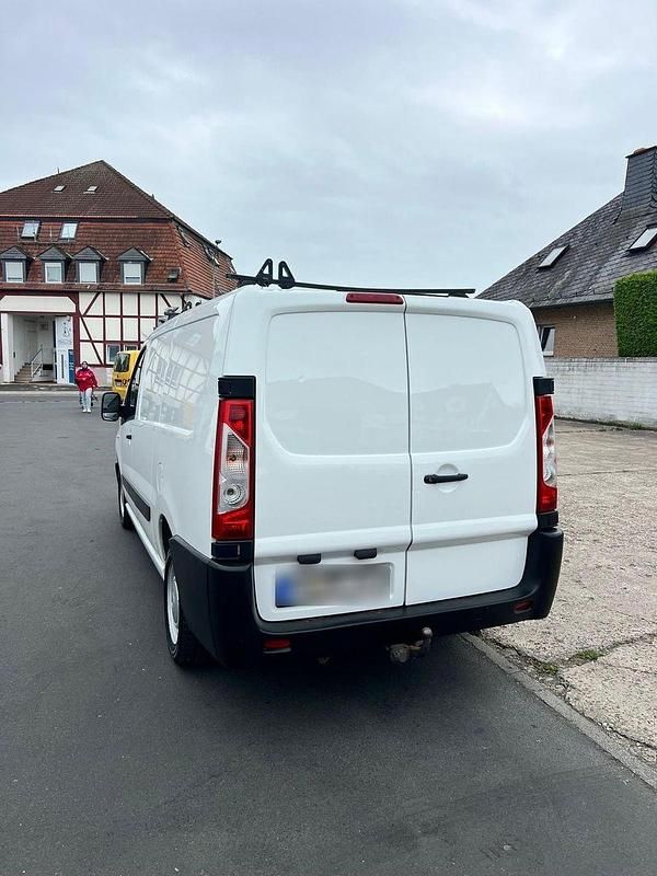 Gebraucht Citroën Jumpy 163 PS (119 kW) 2012 Weiß Van / Kleinbus