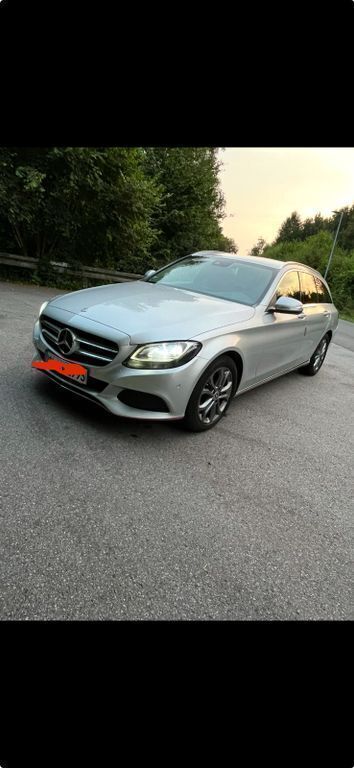 Silber Gebraucht 2017 Mercedes C220 Avantgarde Limousine | 19.000 € (Superpreis) - Bild 1/4