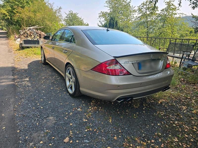 Gold Gebraucht 2006 Mercedes CLS55 AMG AMG Limousine | 18.350 € - Bild 1/4