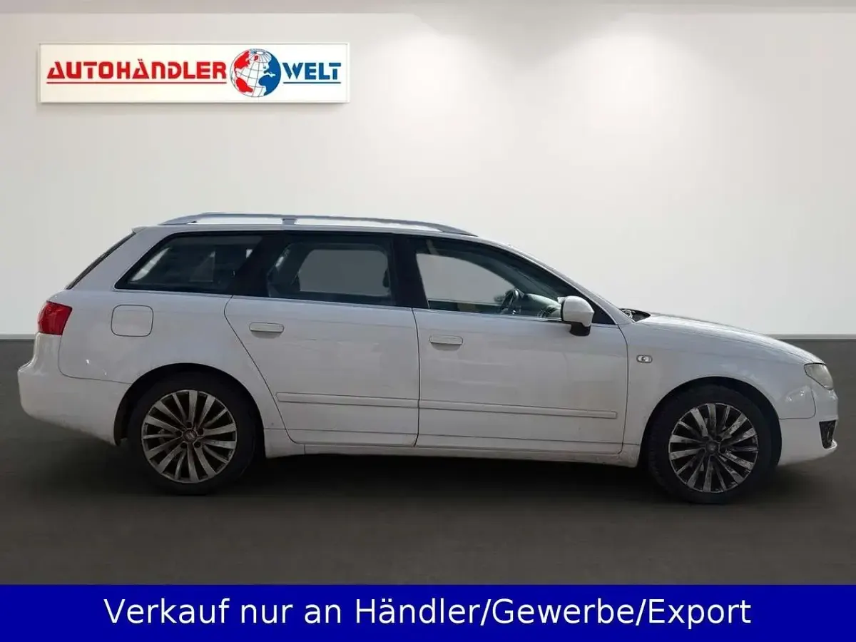 Second-hand Seat Exeo Style 120 CP (88 kW) 2012 Alb Berlinǎ