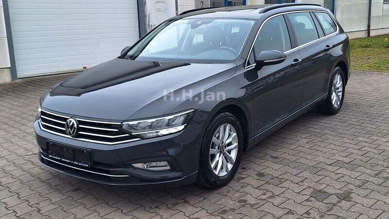 Grau Gebraucht 2021 VW Passat Kombi | 16.950 € (Fairer Preis) - Bild 1/4