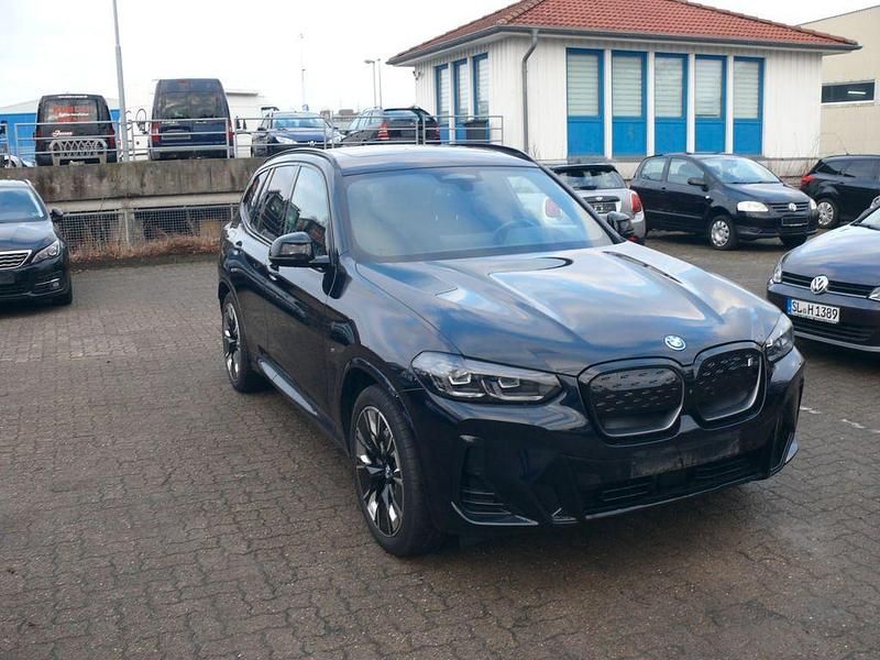 Gebraucht BMW iX3 Impressive 210 kW (286 PS) 2023 Schwarz SUV