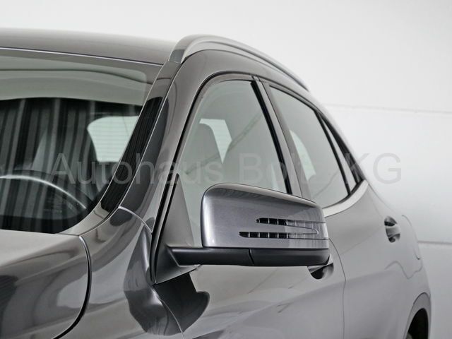 Gebraucht Mercedes GLA180 Urban 122 PS (89 kW) 2016 Grau SUV