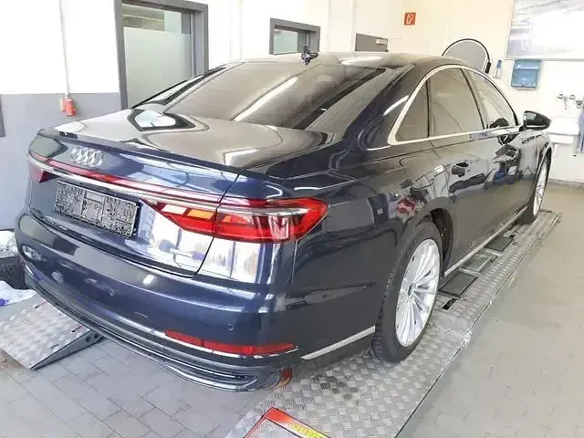 Gebraucht Audi A8 Ambiente 340 PS (250 kW) 2022 Blau (firmamentblau metallic) Limousine