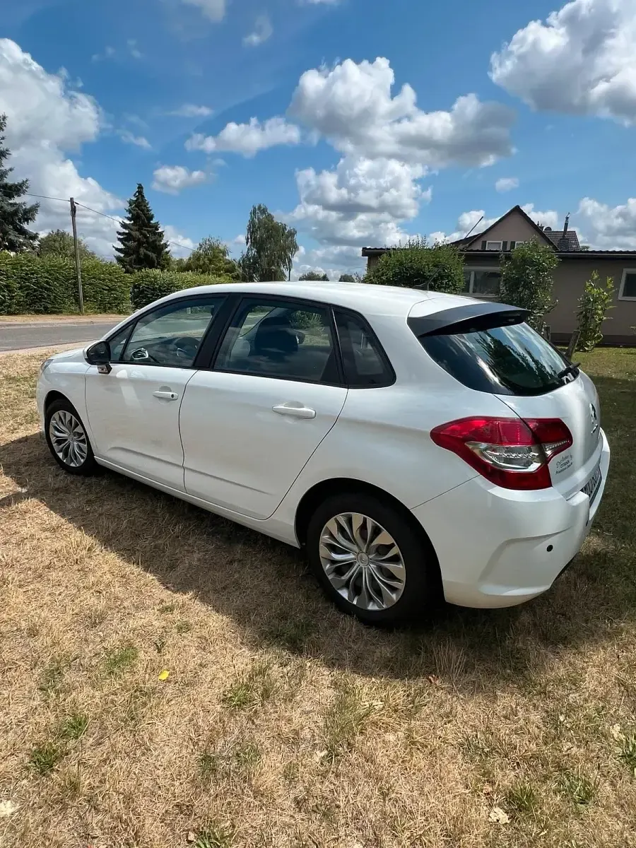 Gebraucht Citroën C4 95 PS (69 kW) 2011 Weiß Limousine