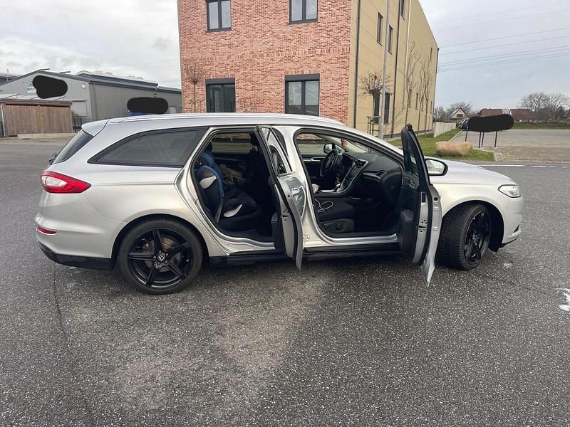 Gebraucht Ford Mondeo 150 PS (110 kW) 2017 Silber Kombi