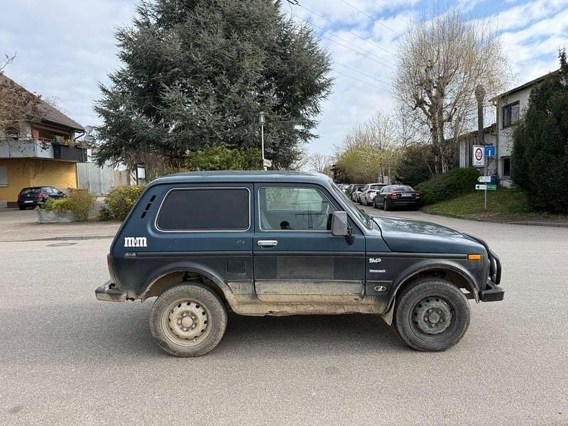 Second-hand Lada niva 80 CP (58 kW) 2003 Verde SUV