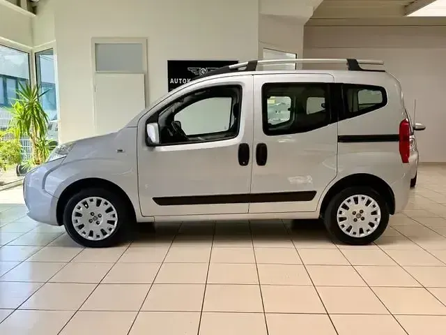 Gebraucht Fiat Qubo Easy 73 PS (53 kW) 2012 Silber Van / Kleinbus