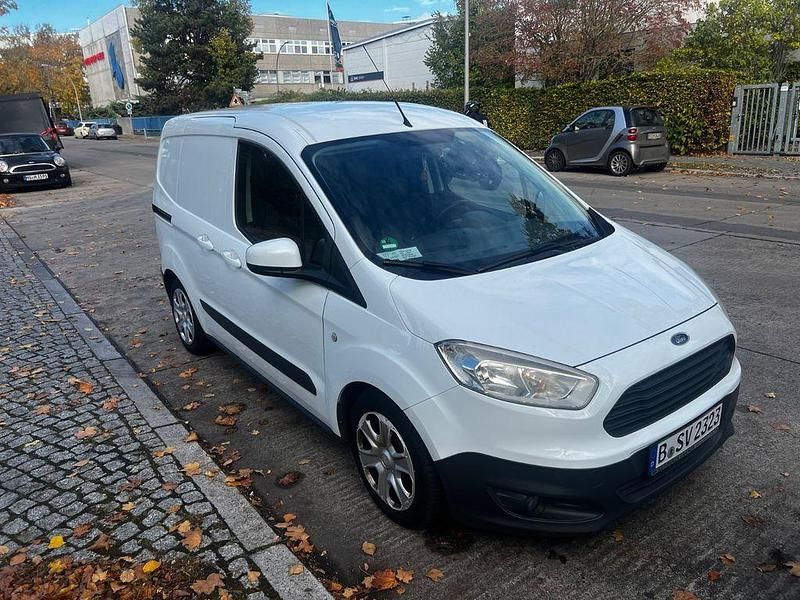 Weiß Gebraucht 2015 Ford Transit Limousine | 6.000 € (Fairer Preis) - Bild 1/4