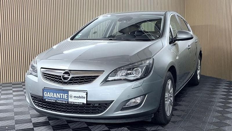 Gebraucht Opel Astra Innovation 140 PS (102 kW) 2011 Silber Limousine