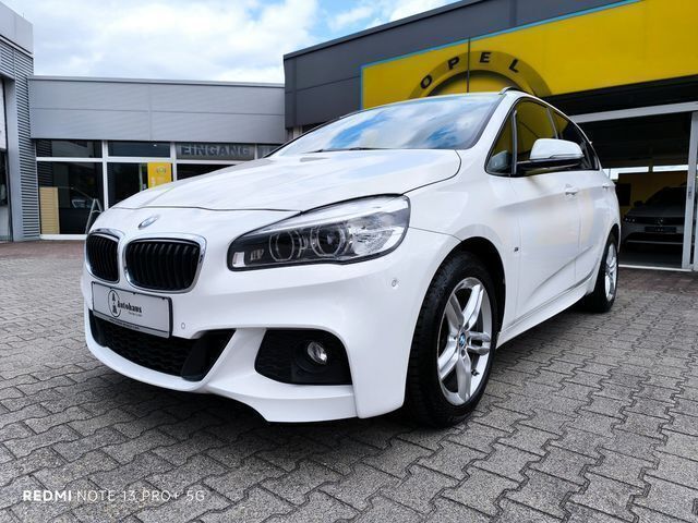 Weiß Gebraucht 2016 BMW 218 Active Tourer M Sport Van / Kleinbus | 14.985 € - Bild 1/4