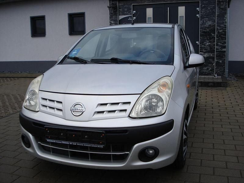 Gebraucht Nissan Pixo Acenta 68 PS (50 kW) 2011 Silber Kleinwagen