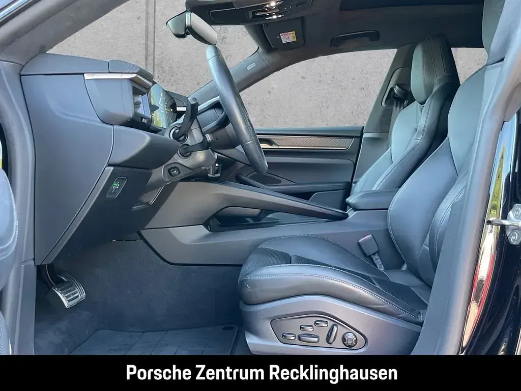 Gebraucht Porsche Macan Turbo 469 kW (639 PS) 2024 Schwarz SUV
