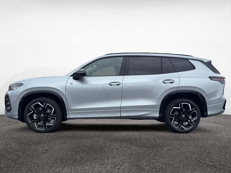 Oyster silver metallic sn 5 Gebraucht 2025 VW Tayron R-line SUV | 56.980 € (Superpreis) - Bild 1/4