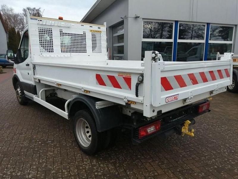 Gebraucht Ford Transit Trend 170 PS (125 kW) 2022 Frozen white Van
