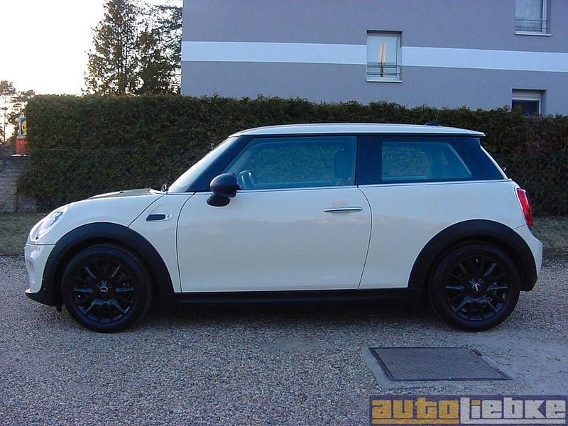 Gebraucht Mini Metropolitan 102 PS (75 kW) 2015 Pepperwhite Limousine