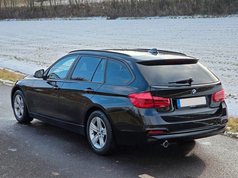 Gebraucht BMW 318 Advantage 150 PS (110 kW) 2018 Schwarz Kombi