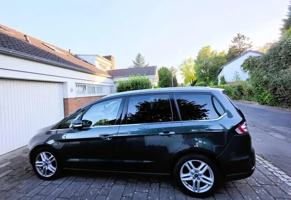Gebraucht Ford Galaxy Titanium 241 PS (177 kW) 2017 Grün Van / Kleinbus