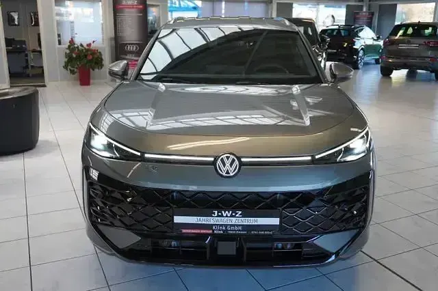 Gebraucht VW T-Roc R-line 150 PS (110 kW) 2026 Grau SUV